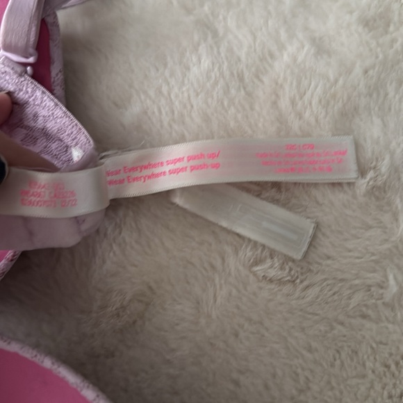 PINK Wear Everywhere super push-up bra 32C - Picture 4 of 5